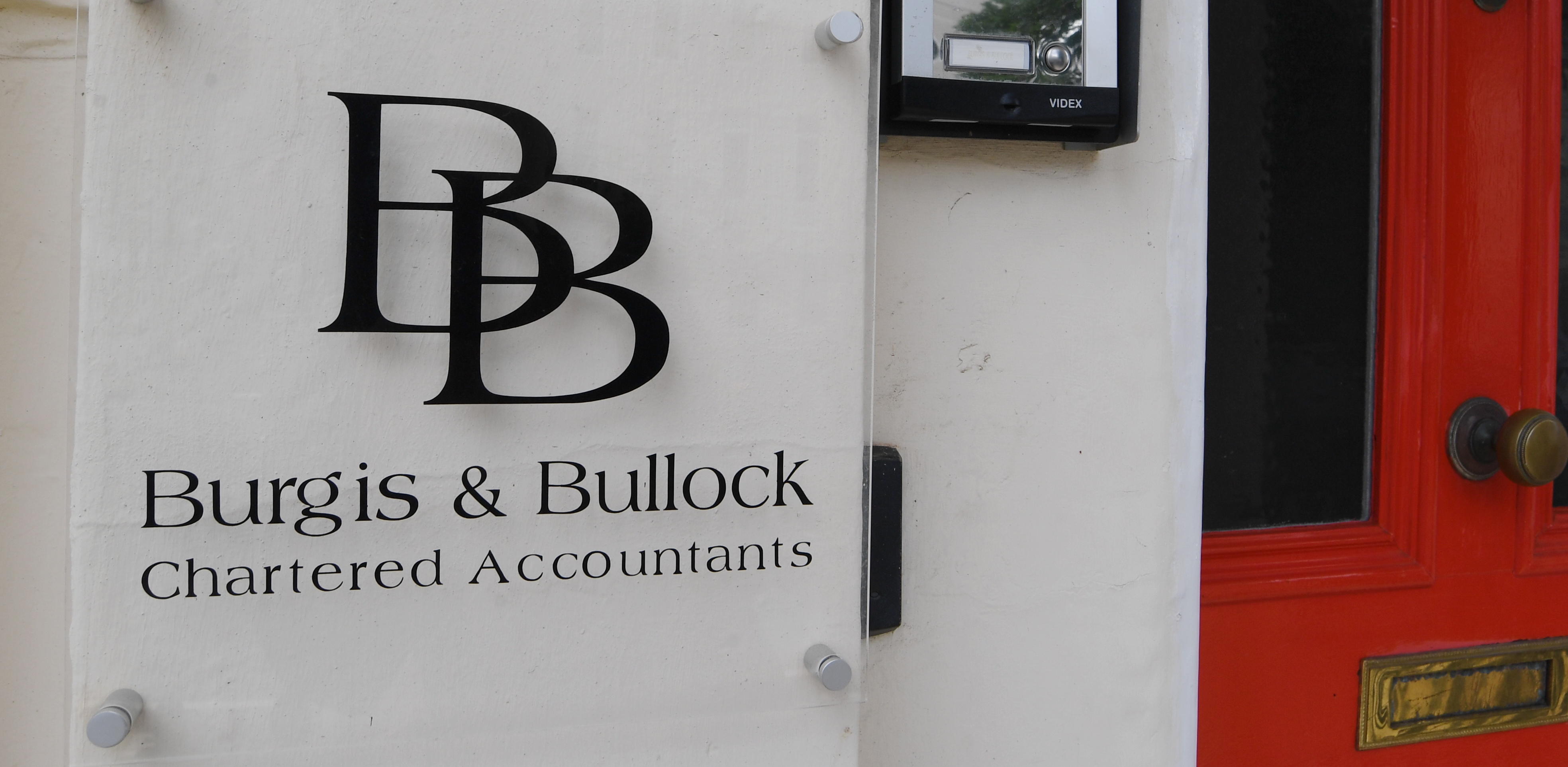 Image for Warwickshire accountancy firm reaffirms training and development commitment with new hires