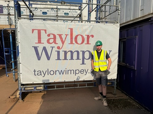Image for Apprentice builds his way to the top in Midlands bricklaying competition
